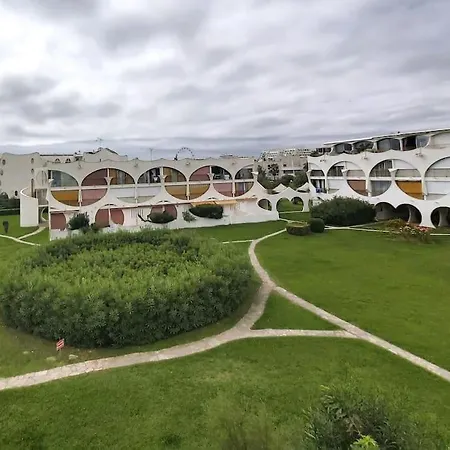 Climatise, Lumineux Avec Vue Et Parc