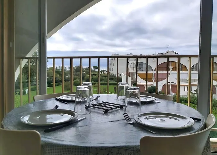 Climatise, Lumineux Avec Vue Et Parc *